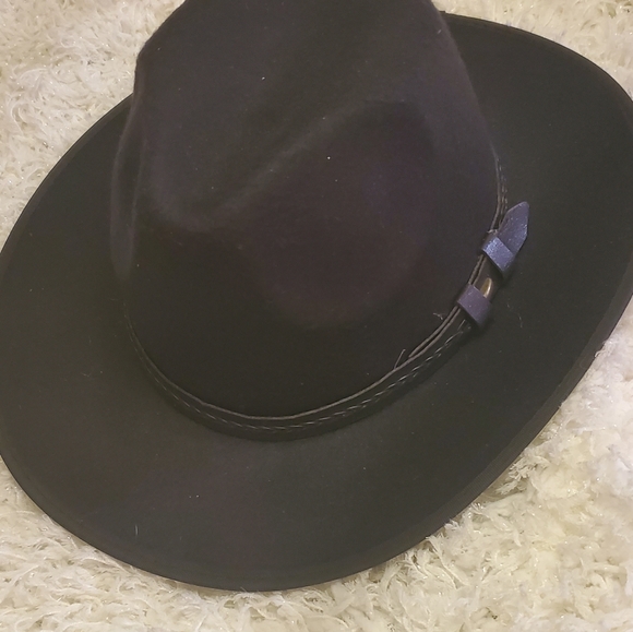 Stylish Hat - Picture 2 of 4